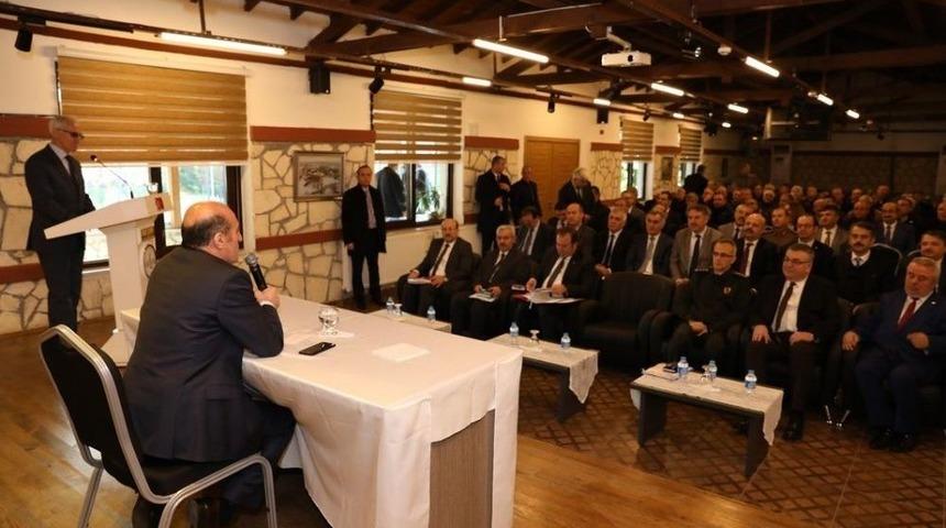 Vali Orhan &Ccedil;ift&ccedil;i, Muhtarlarla Bir Araya Geldi