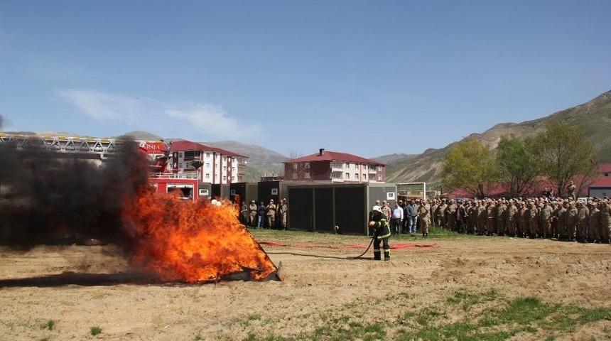 Mehmet&ccedil;ik Ve İtfaiyecilerin Ger&ccedil;eğini Aratmayan Tatbikat