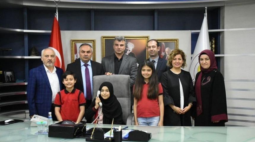 23 Nisan&rsquo;da Başkan Azra Terzi Oldu