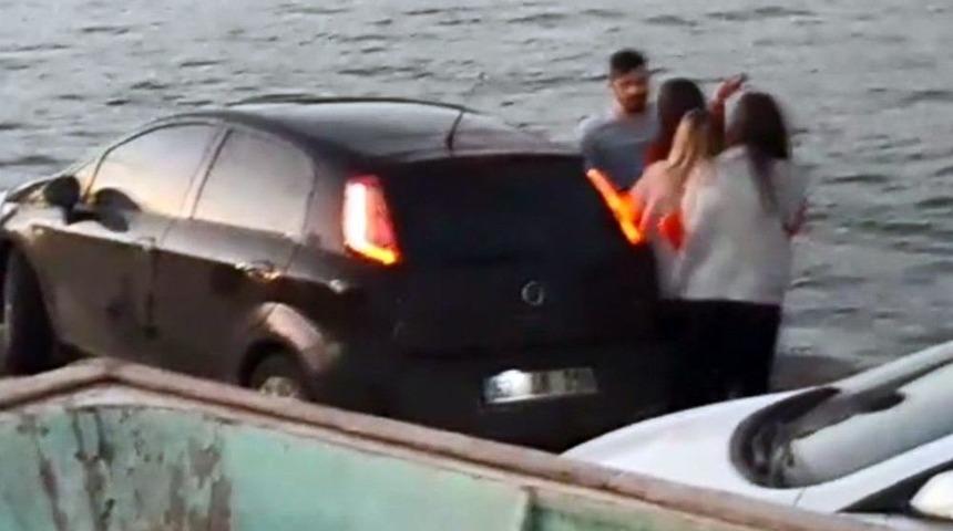 Başka Kızla Yakaladığı Sevgilisini Tokatlayıp, Sakallarını Yoldu