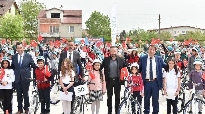 İzmit&rsquo;te 70 Bin Bisiklet Dağıtıldı