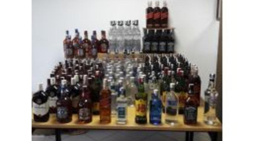 Sakarya&rsquo;da 208 Şişe Bandrols&uuml;z İ&ccedil;ki Ele Ge&ccedil;irildi