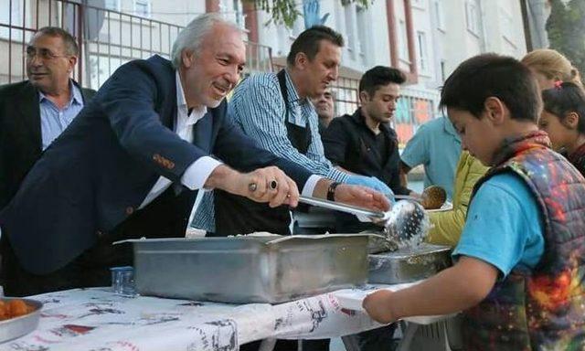 57 Mahallede Yaklaşık 45 Bin Kişi İle İftar Yapan Başkan Kamil Saraçoğlu: Aynı Sofrada Birlikte Kütahya’yız