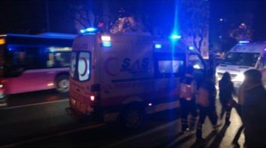 Karşıdan Karşıya Ge&ccedil;meye &Ccedil;alışan &Ccedil;ocuğa Kamyonet &Ccedil;arptı