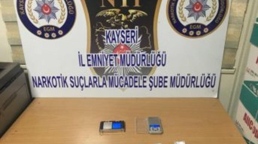 Uyuşturucu Tacirleri Yakalandı