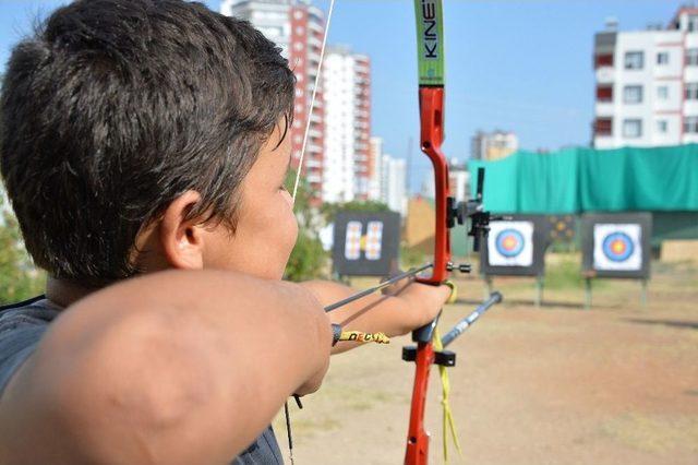 Mersin Büyükşehir Belediyesi’nin Spor Kursları Başladı