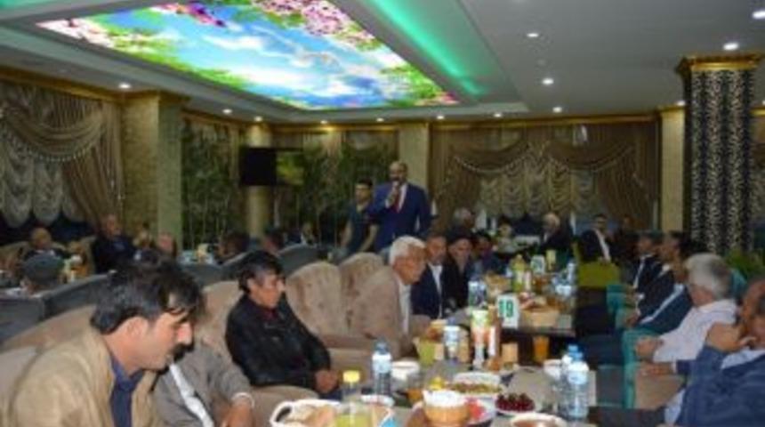 Tenekeci Muhtarlarla İftar A&ccedil;tı