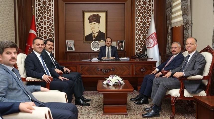 Milli Eğitim Bakanlığı B&uuml;rokratları Vali Ali Hamza Pehlivan&rsquo;ı Ziyaret Etti