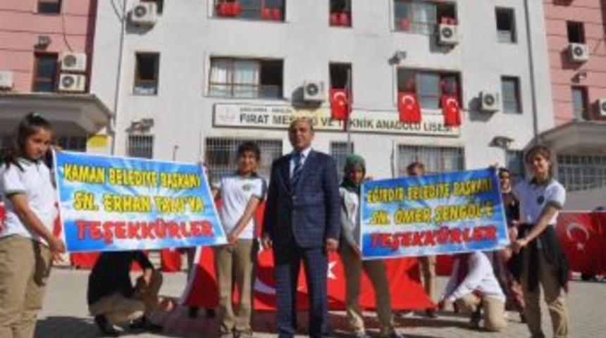 Şanlıurfalı Liseliler’den Kaman Belediye Başkanı Talu’ya Teşekkür Pankartı