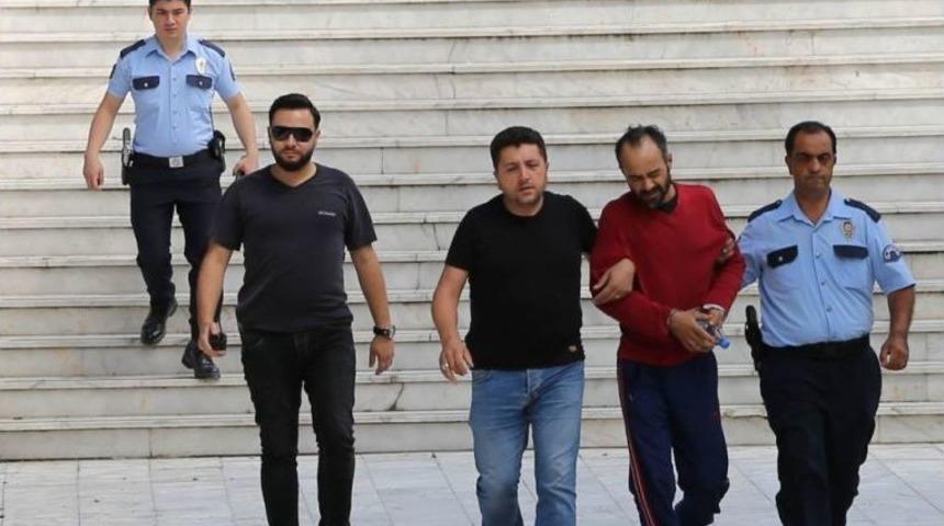 Karısını &Ouml;nce Yastıkla, Sonra Da Eliyle Boğmuş