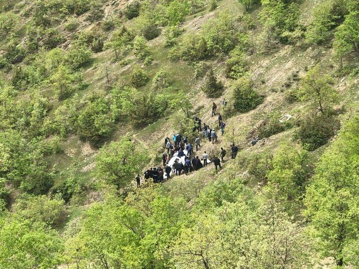 Kamyonet Şarampole Yuvarlandı: 2 Ölü, 3 Yaralı G1