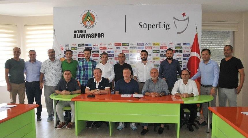Alanyaspor, Mesut Bakkal İle S&ouml;zleşme Yeniledi