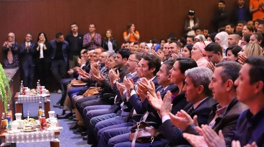 Engelsiz M&uuml;zik Topluluğu Mest Etti