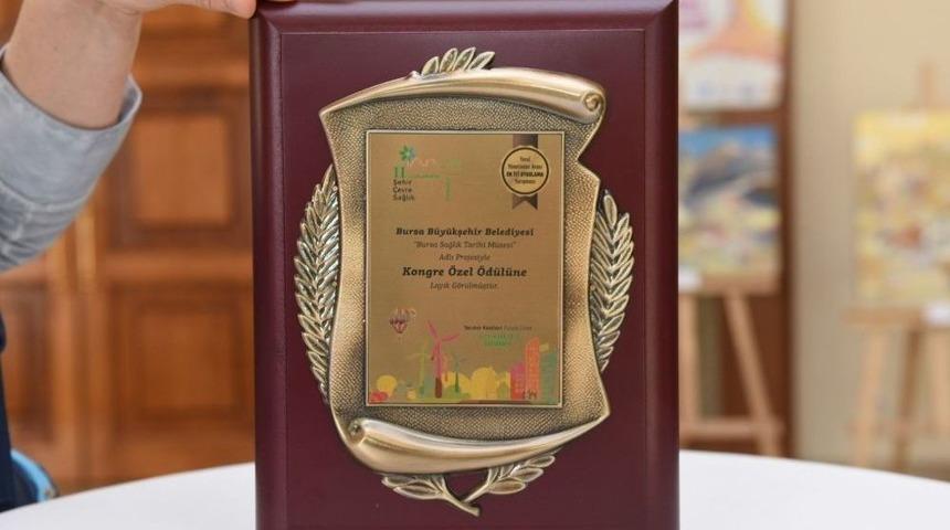 Bursa Sağlık M&uuml;zesi&rsquo;ne Anlamlı &Ouml;d&uuml;l