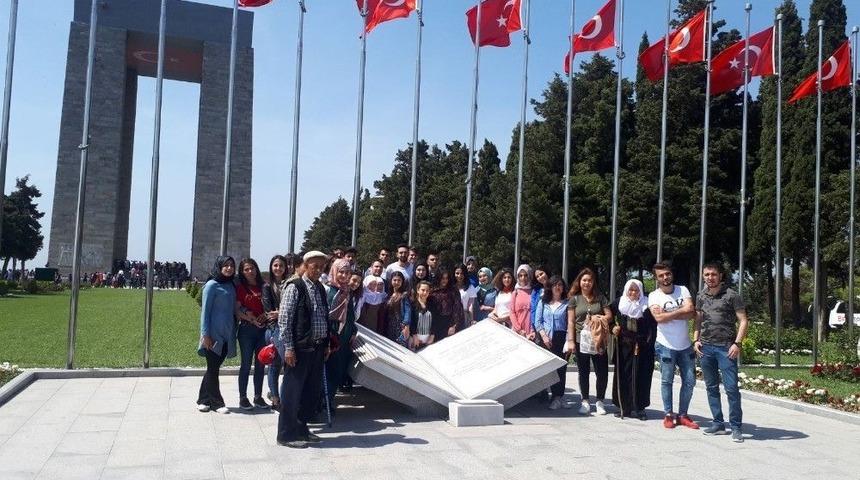 &Uuml;niversite &Ouml;ğrencilerinden &Ccedil;anakkale Gezisi