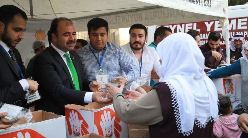 Şehitler İ&ccedil;in Helva Dağıtıldı