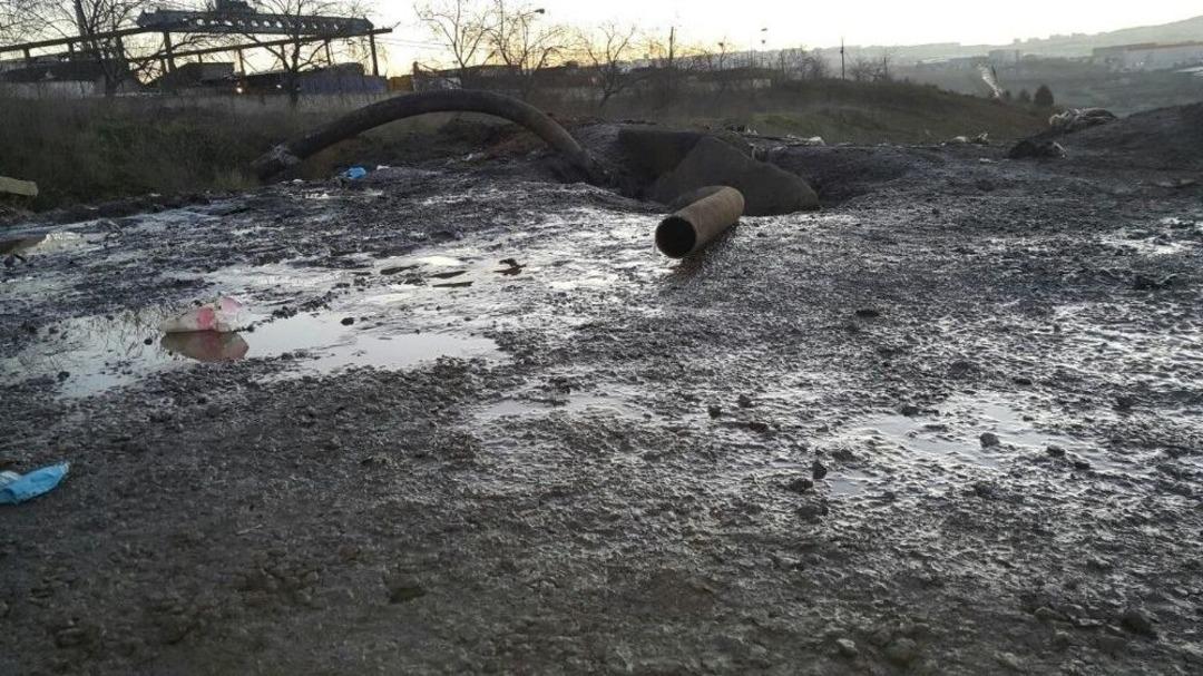 Tuzla&rsquo;da Ka&ccedil;ak Kimyasal Madde D&ouml;k&uuml;len Alan G&uuml;nd&uuml;z G&ouml;r&uuml;nt&uuml;lendi