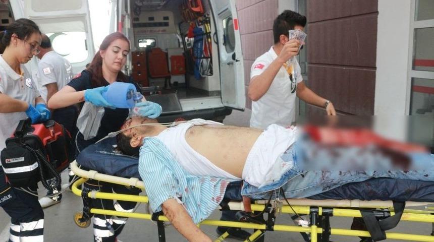 İki Kişilik Kavgada Silah Bı&ccedil;ak Ve Sopalar Kullanıldı