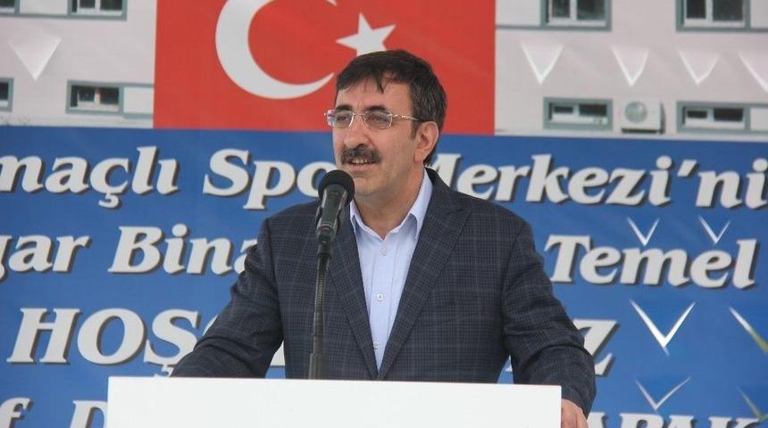 Bing&ouml;l&rsquo;de Spor Merkezi A&ccedil;ıldı, Hayvan Hastanesinin Temeli Atıldı