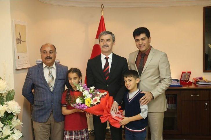 Başkan Şirin’in Makamında Gün Çocukların Günü Oldu G1