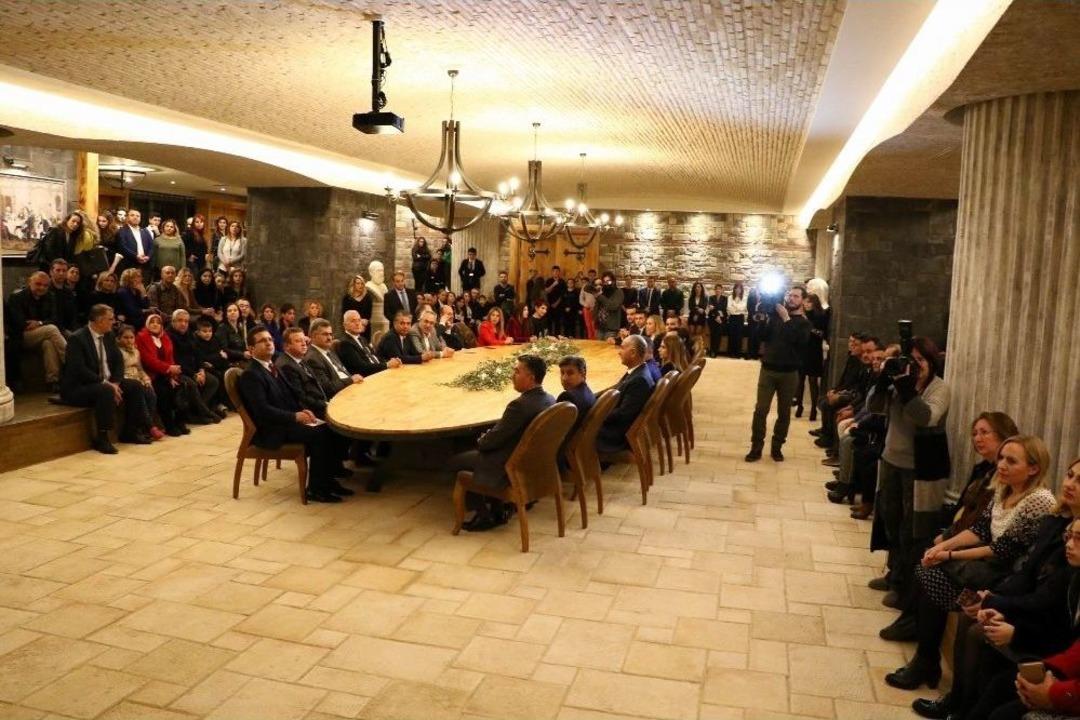 T&uuml;rkiye&rsquo;nin İlk Felsefe Oditoryumu Antalya&rsquo;da A&ccedil;ıldı