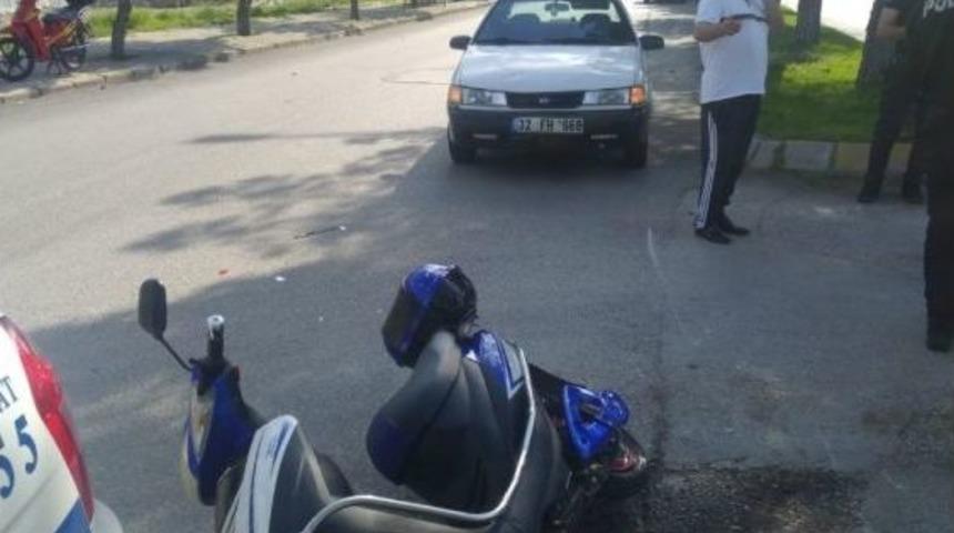 Otomobil Elektrikli Bisiklete &Ccedil;arptı: 1 Yaralı