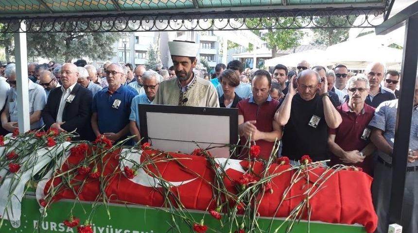 Gazeteci Oktay Kayalar Son Yolculuğuna Uğurlandı