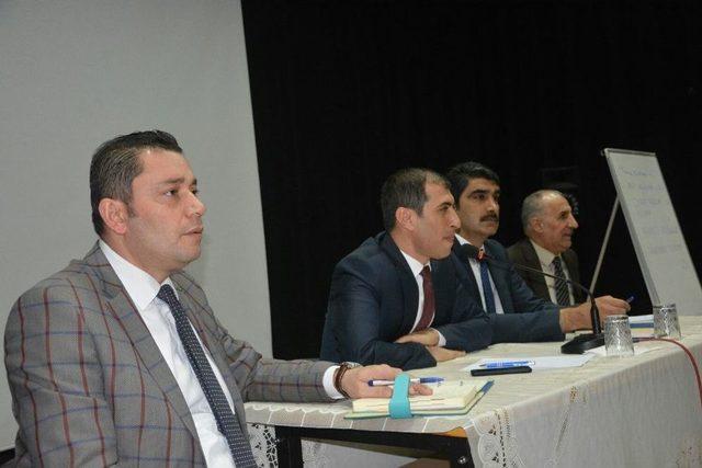 Aşkale’de Muhtarlar İle İstişare Toplantısı