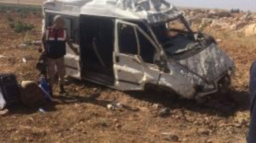 İş&ccedil;i Servisi Devrildi: 5 Yaralı