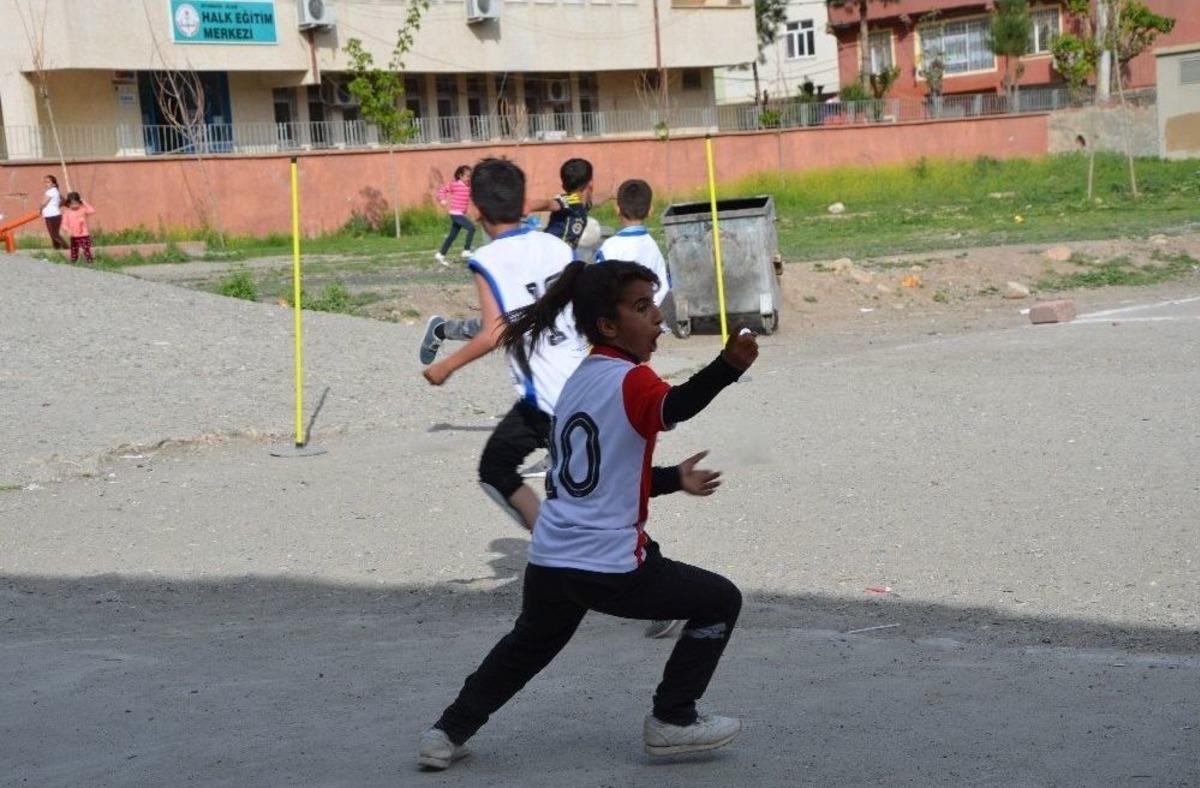 Diyarbakır&rsquo;ın Kız Messi&rsquo;si