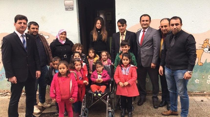 (&ouml;zel Haber) İyilik Meleklerinden Minik Elif&rsquo;e Tekerlekli Sandalye