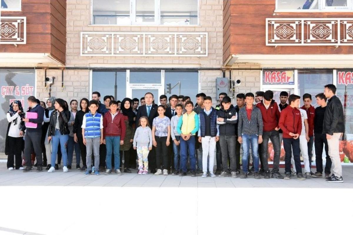 &Ouml;ks&uuml;z Ve Yetim &Ccedil;ocuklar G&ouml;n&uuml;llerince Eğlendi