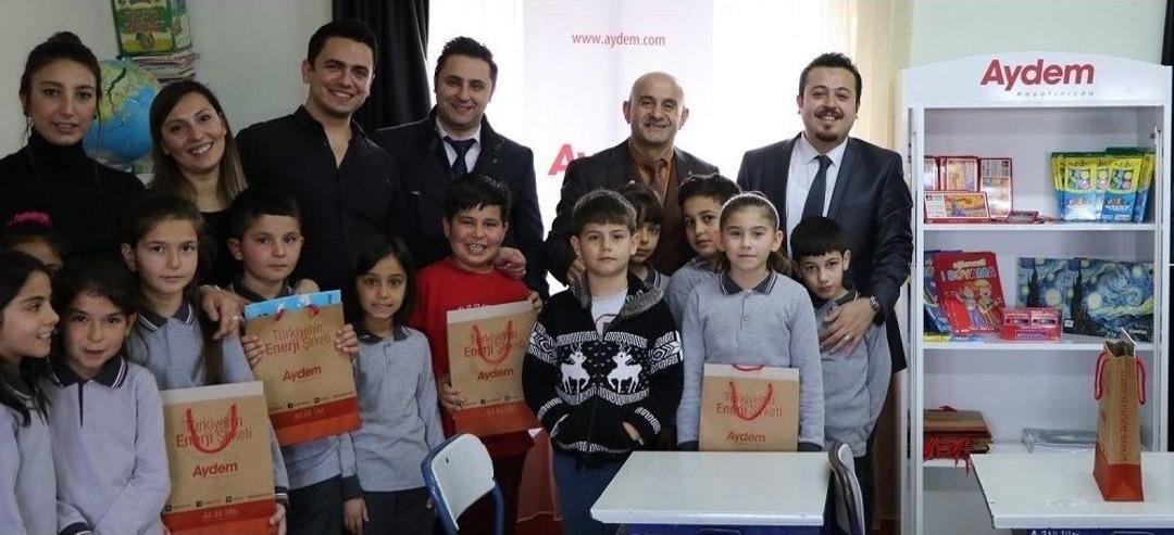 Aydem M&uuml;şterilerinden İlkokula Sınıf Kitaplığı