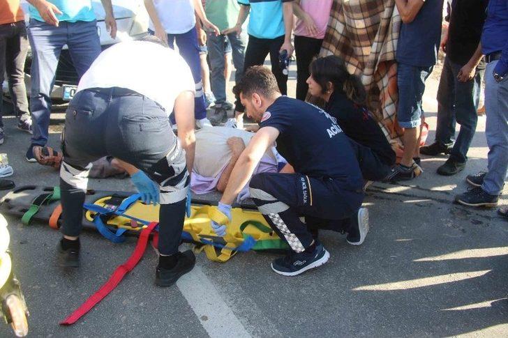 Kuşadası’nda Otomobil Yayaya Çarptı; 1 Yaralı G2