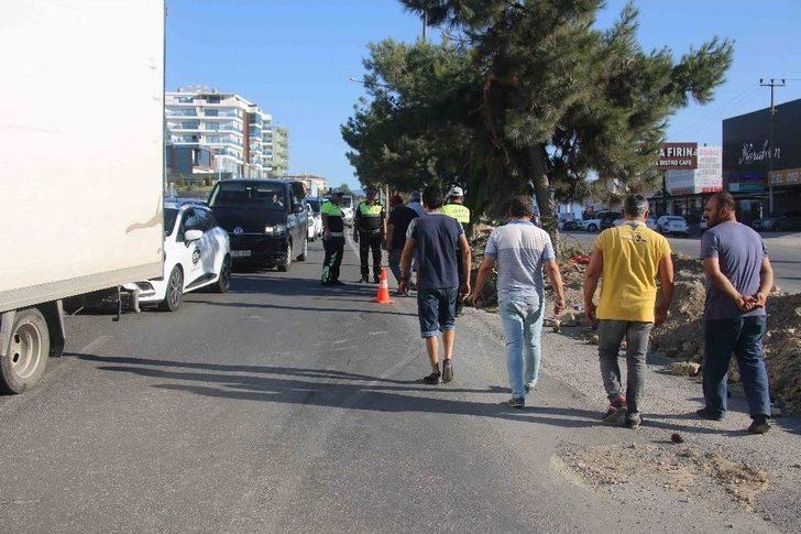 Kuşadası’nda Otomobil Yayaya Çarptı; 1 Yaralı G4