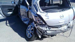 İzmir’de Otomobil İle Kamyonet Çarpıştı: 1 Ölü, 2 Yaralı