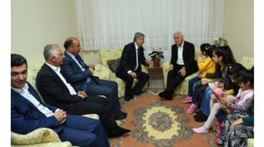 &ldquo;keşke&rdquo; Projesi 830 &Ccedil;ocuğun Y&uuml;z&uuml;n&uuml; G&uuml;ld&uuml;rd&uuml;