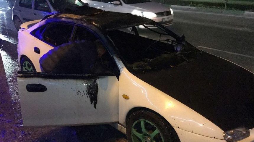 Trafikte Canı Sıkıldı, Aracını Yaktı