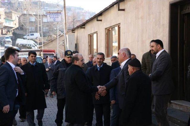 Vali Ustaoğlu, Mahalle Sakinleriyle Bir Araya Geldi