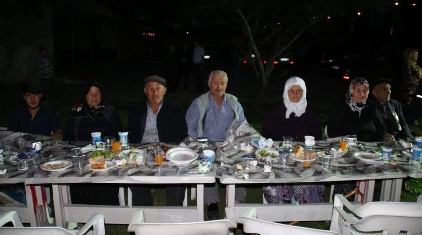 Gediz İl&ccedil;e Jandarma Komutanlığı&rsquo;ndan Şehit Aileleri Ve Gazilere İftar