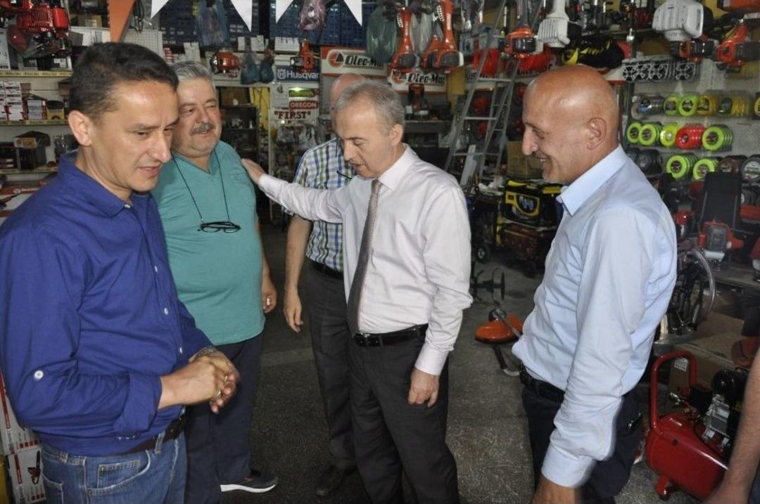 U&ccedil;ar, "esnafların İşlerinin Yoğun Olması Sevindirici"