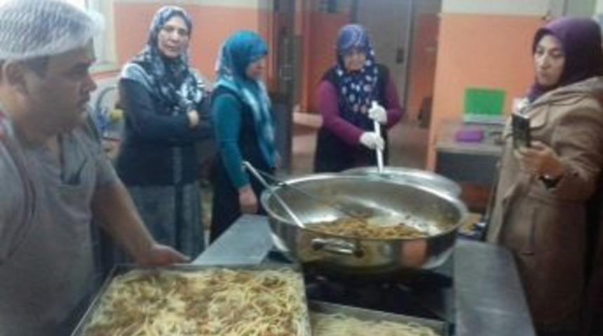 Bayan Kursiyerlere Uygulamalı &rsquo;aş&ccedil;ı &Ccedil;ırağı&rsquo; Kursu