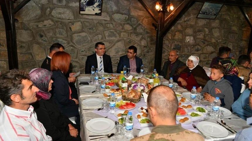 Jandarma&rsquo;dan Şehit Aileleri Onuruna İftar