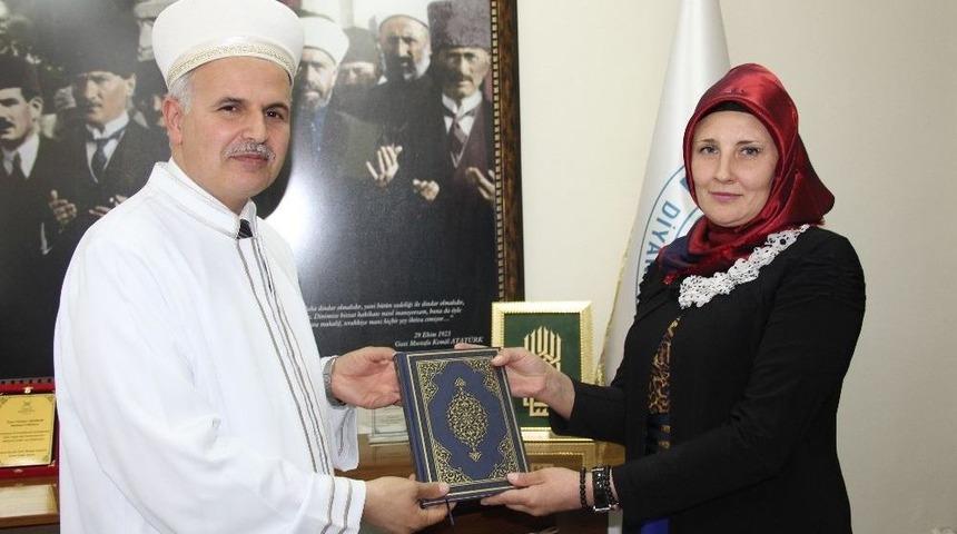 Kırgızistan Uyruklu Natalıa Popova M&uuml;sl&uuml;man Oldu