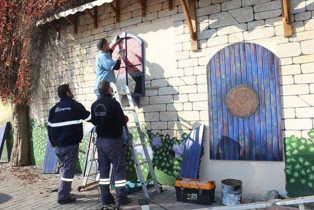 Adana’da Duvarlar Sanatla Renkleniyor