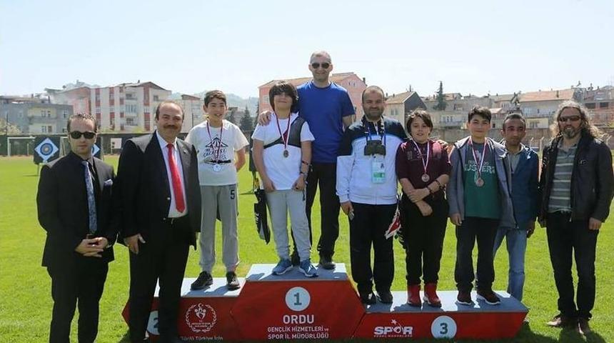 Okçular Madalyalarını Aldı