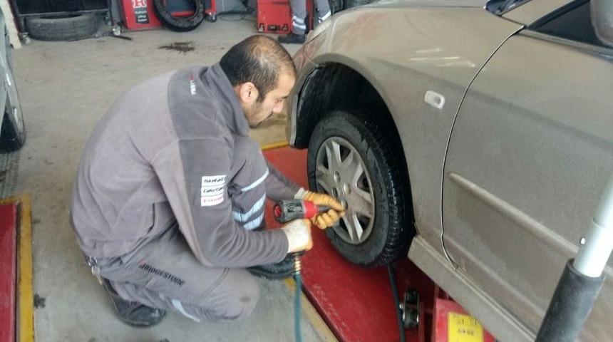 K&uuml;tahya&rsquo;da Kar Lastiği Taktırma Telaşı