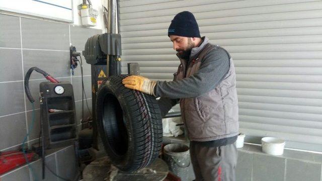 Kütahya’da Kar Lastiği Taktırma Telaşı