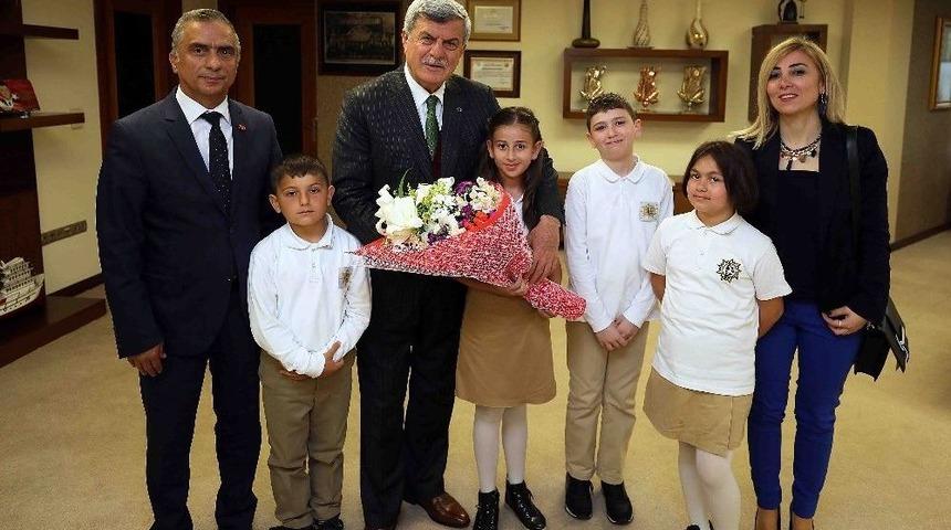 Başkan Karaosmanoğlu, Öğrencileri Ağırladı