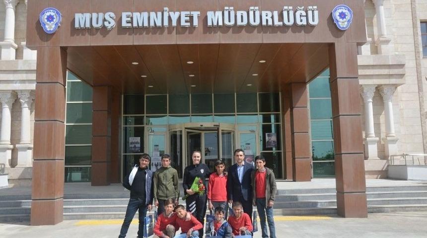 &Ouml;ğrencilerden Polise Teşekk&uuml;r Ziyareti